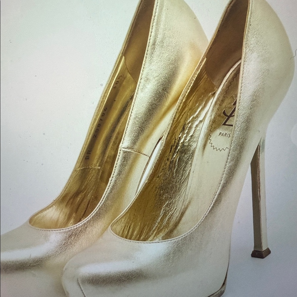 Yves Saint Laurent Elegant Gold Leather Tribtoo Platform Pumps Pre-Loved